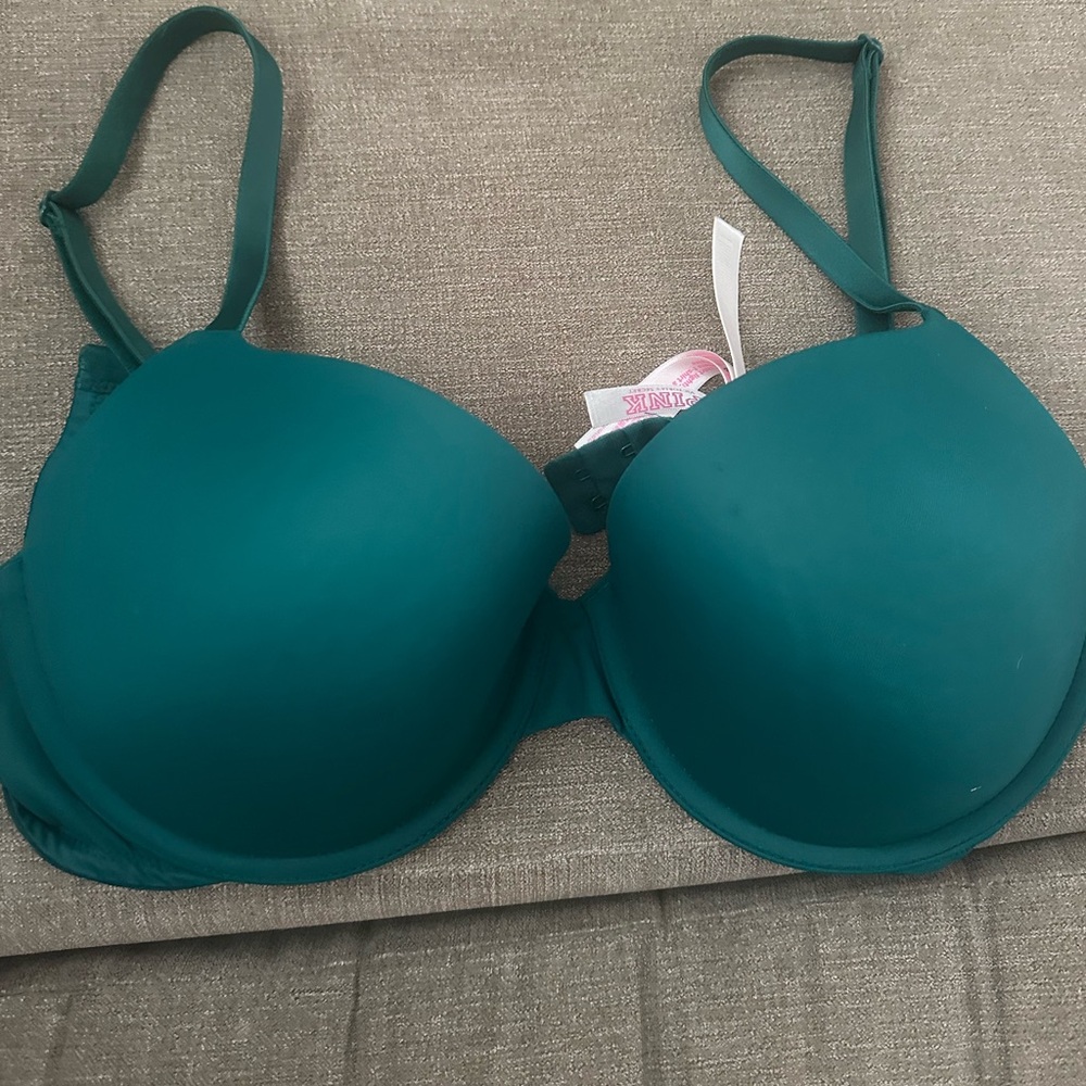 PINK Victoria’s Secret 34DD lightly lined bra